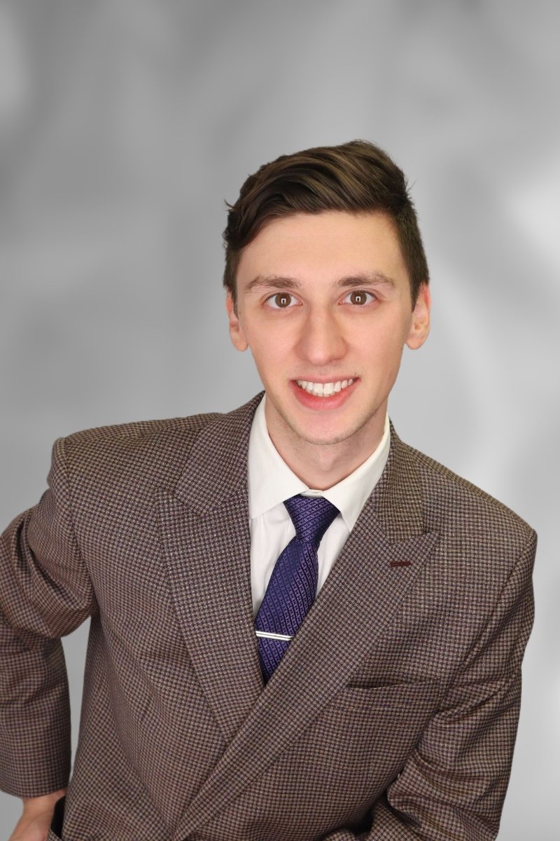 A professional headshot of Colin Staub, Investment Adviser Representative of Cruz Investments & Wealth Management in Aurora, IL