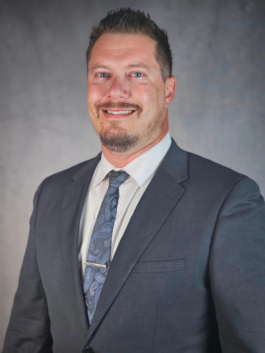 Headshot of Deric Millis