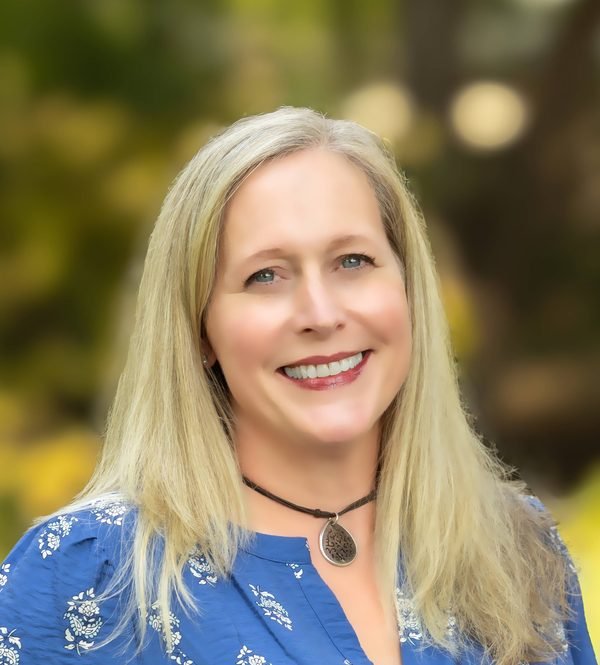 Headshot of Erin Coe